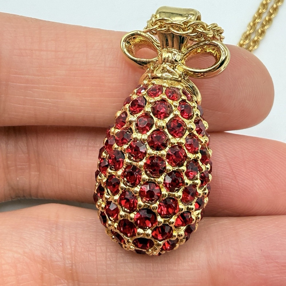JOAN RIVERS Gold Tone Red Stone Faberge Egg Pendant Necklace Classics Collection